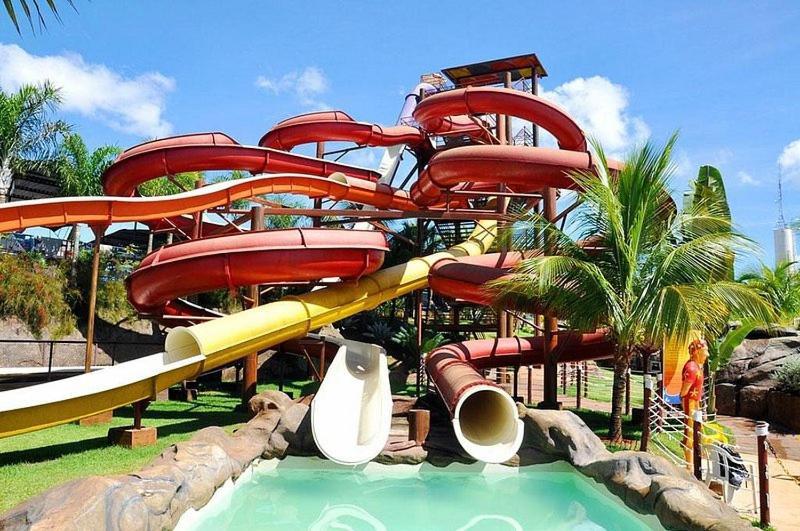 Nautico Flat Com Acesso Ao Clube Nautico Praia- Caldas Novas Luaran gambar