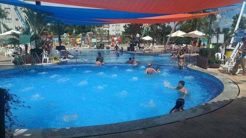 Nautico Flat Com Acesso Ao Clube Nautico Praia- Caldas Novas Luaran gambar